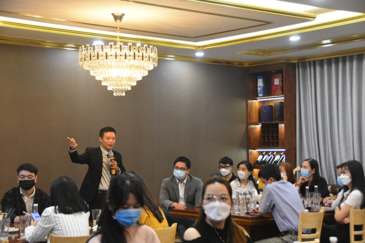 CEO Nguyễn Đình Nam đang chia sẻ Chiến lược Digital Marketing
